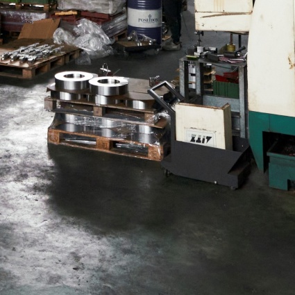dctpro article img 為何精密加工廠的地板都油膩膩的?
